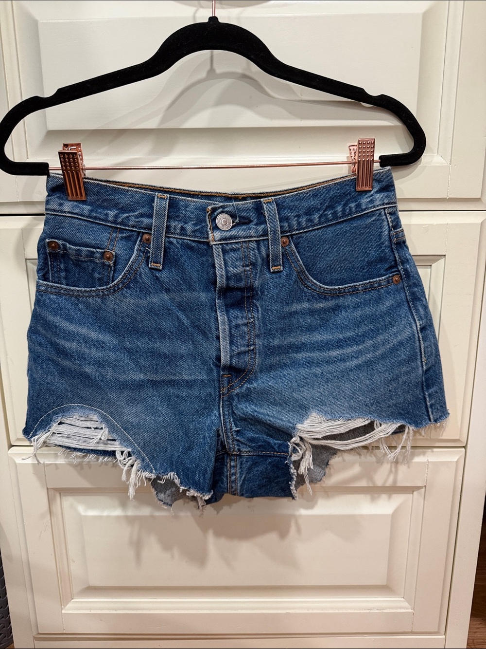 Levis Classic High-Rise Distressed Denim Shorts - Blue